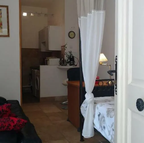 Flat Down Town Dijon