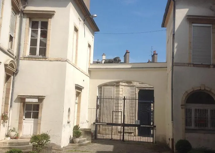 Flat Down Town Dijon