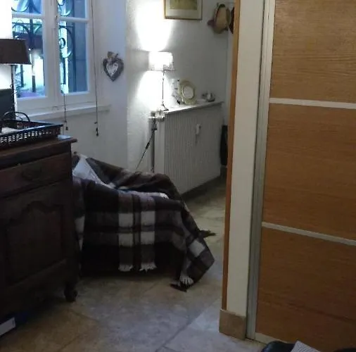 Flat Down Town Dijon